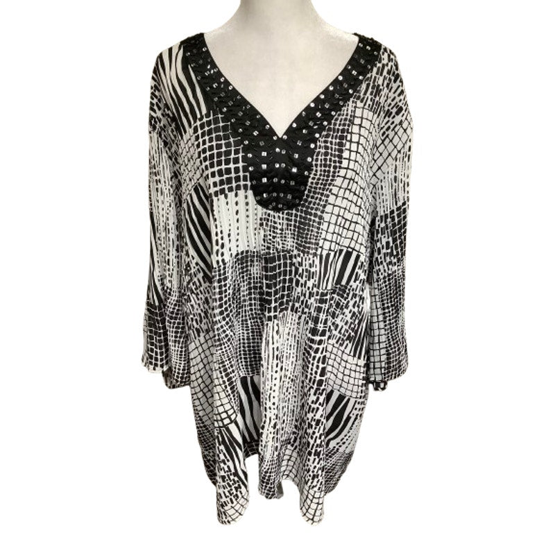 Maggie Barnes 3/4 Sleeve Black and White Tunic with Beaded Neckline 2X Artsy