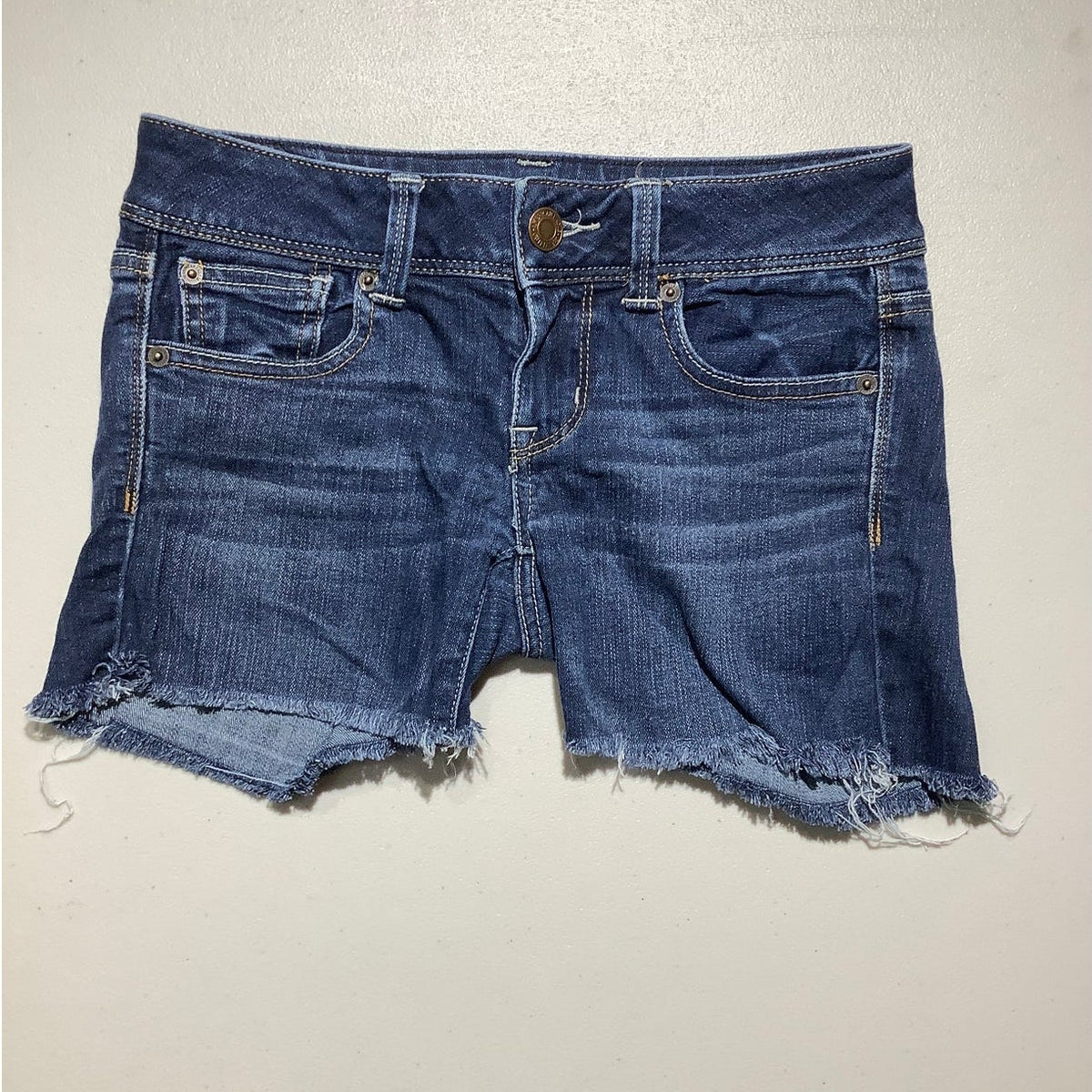 American Eagle Women's 2 Dark Wash Distressed Frayed Cutoff Denim Shorts