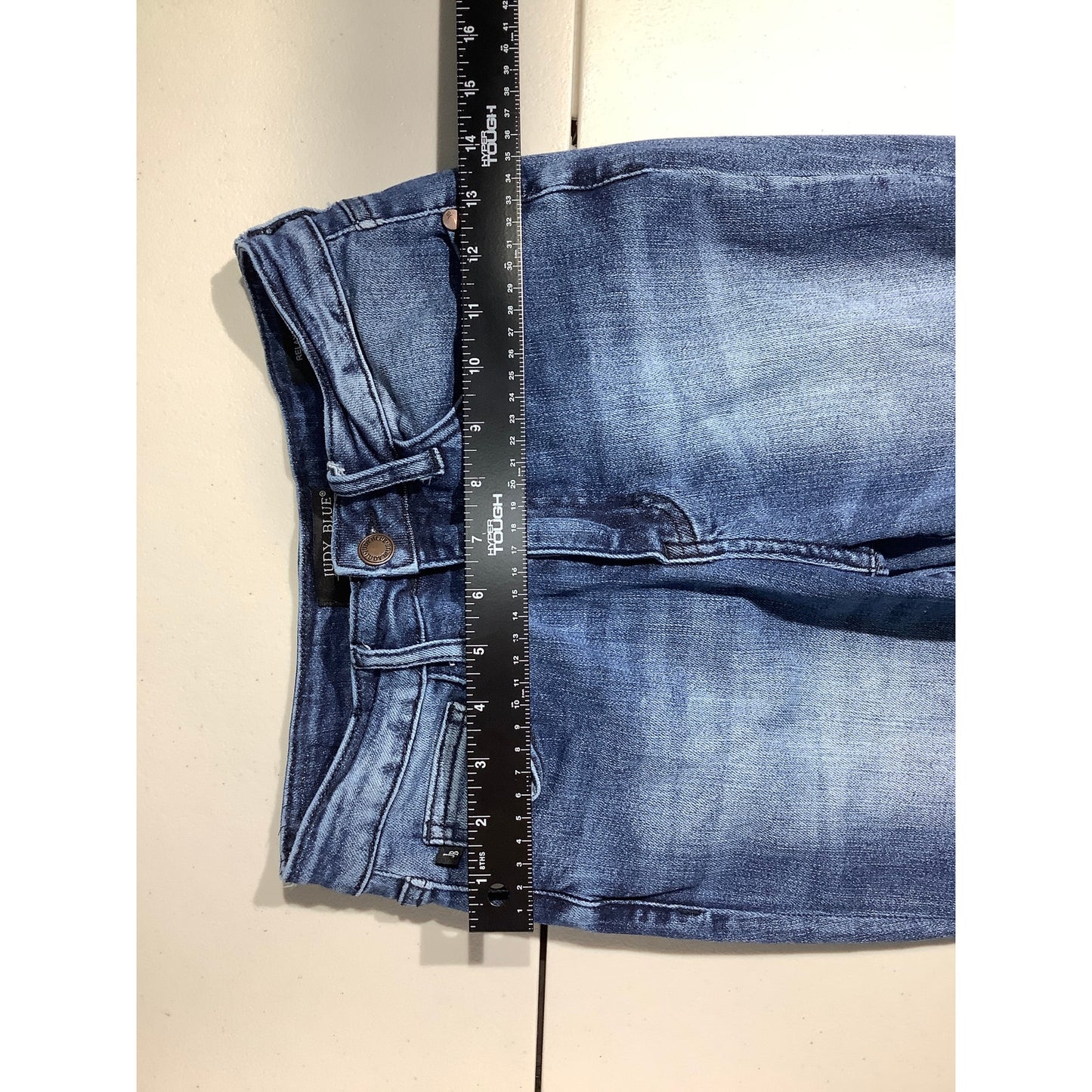 Judy Blue Denim Relaxed Fit Jeans Women 3/26 — Stretch, Casual, Frayed Hem