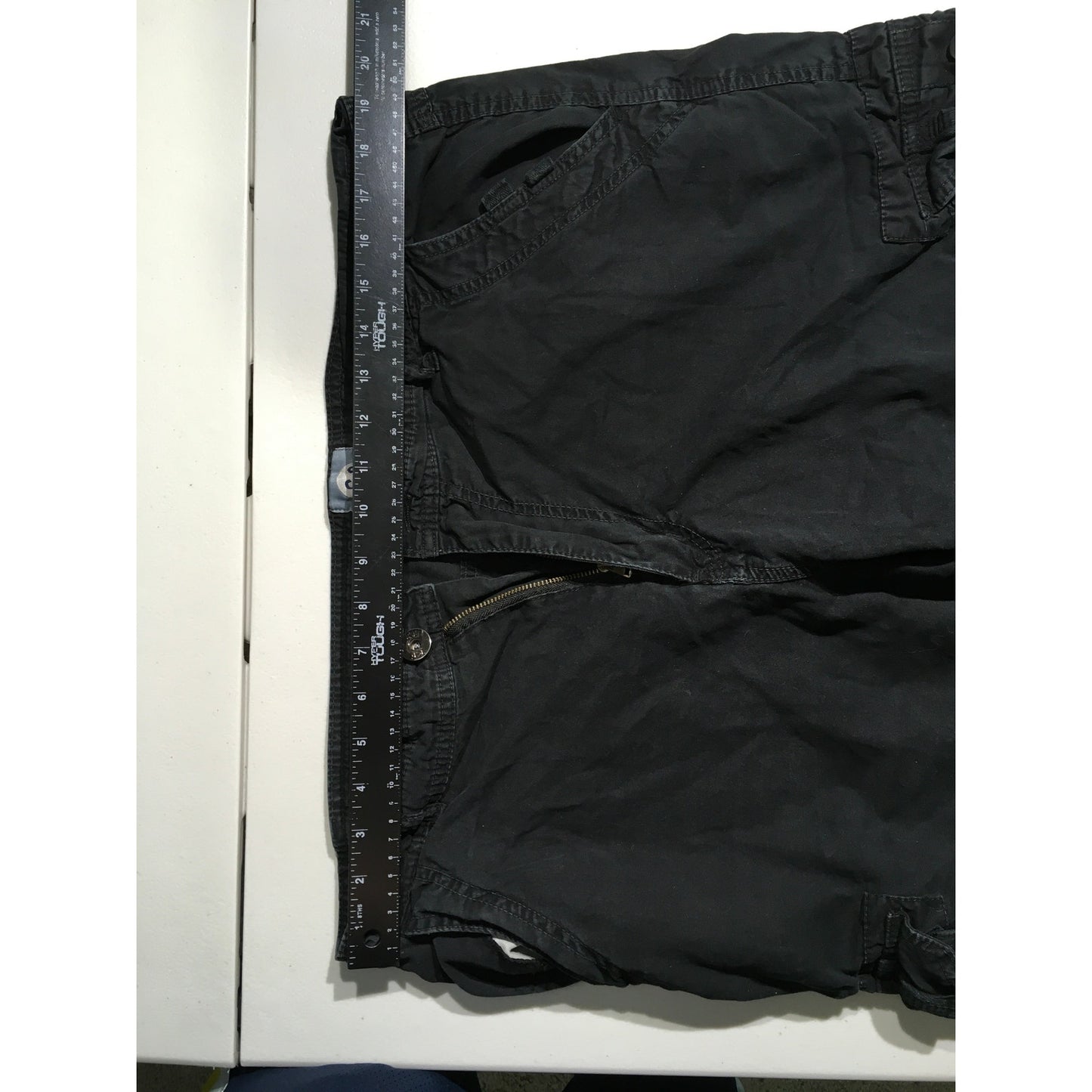 Kilburne Finch Men's Black Cargo Shorts Size 38 - Utility, Streetwear, Casual