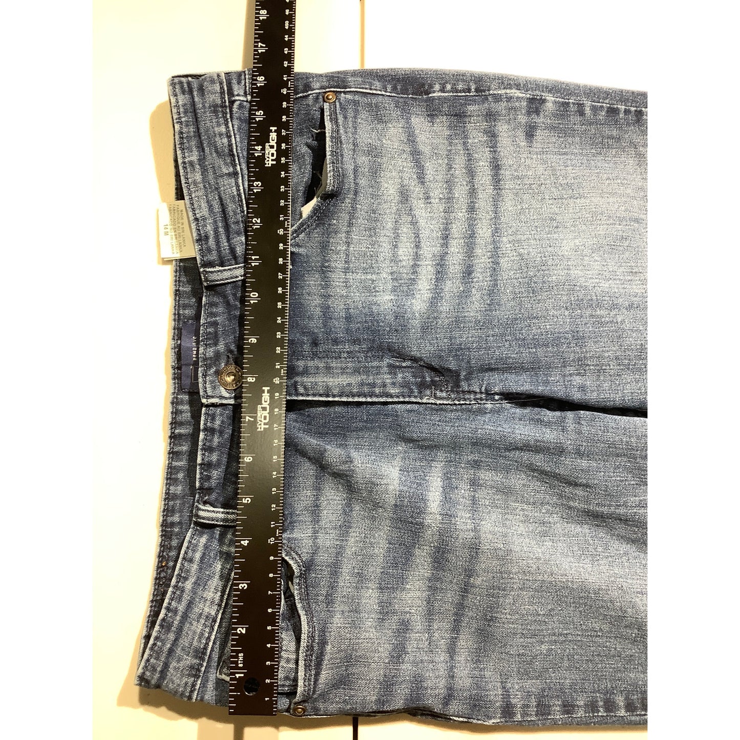 Levi’s Classic Straight Leg Jeans Women’s Size 14 / 32 — Curve, Denim, Casual