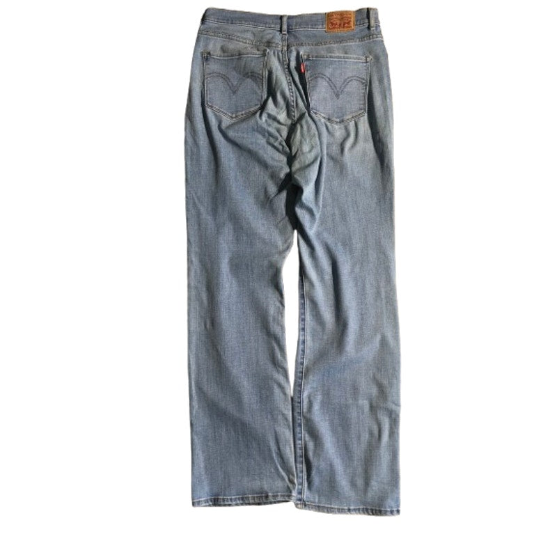 Levi’s Light Wash Classic Boot Jeans Size 8 - Vintage, Casual, Timeless