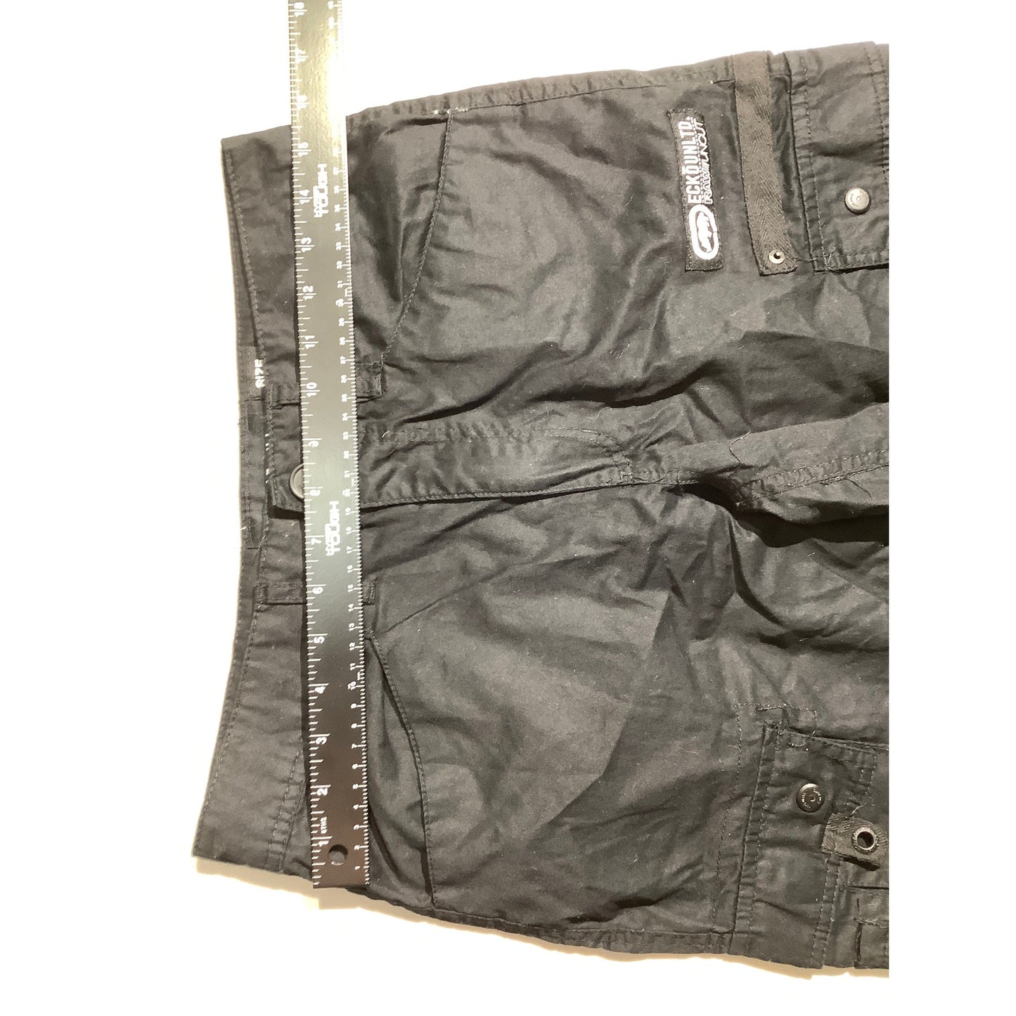 Ecko Unltd Black Cargo Shorts Men’s Size 29 – Streetwear, Utility, Raw Cut