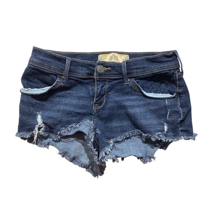 Hollister Distressed Denim Shorts Women’s 3 (26W) – Low Rise, Frayed Hem, Casual