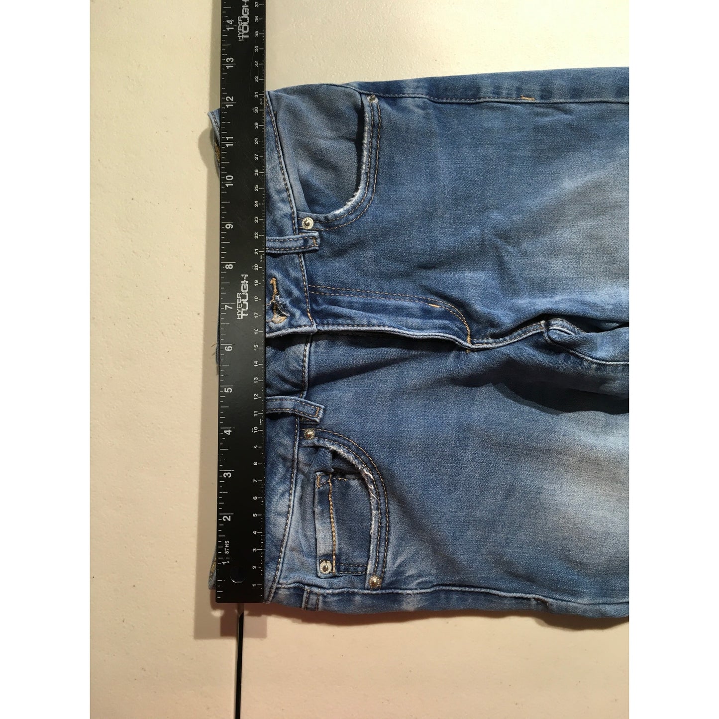 Garage Light Wash Mid-Rise Jeans Size 00 - Casual, Minimalist, Soft