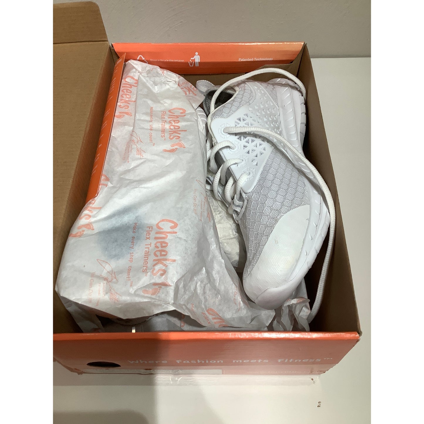 Tony Little Cheeks Flex Trainers White Sneakers 8 -Athleisure, Minimalist, Comfy