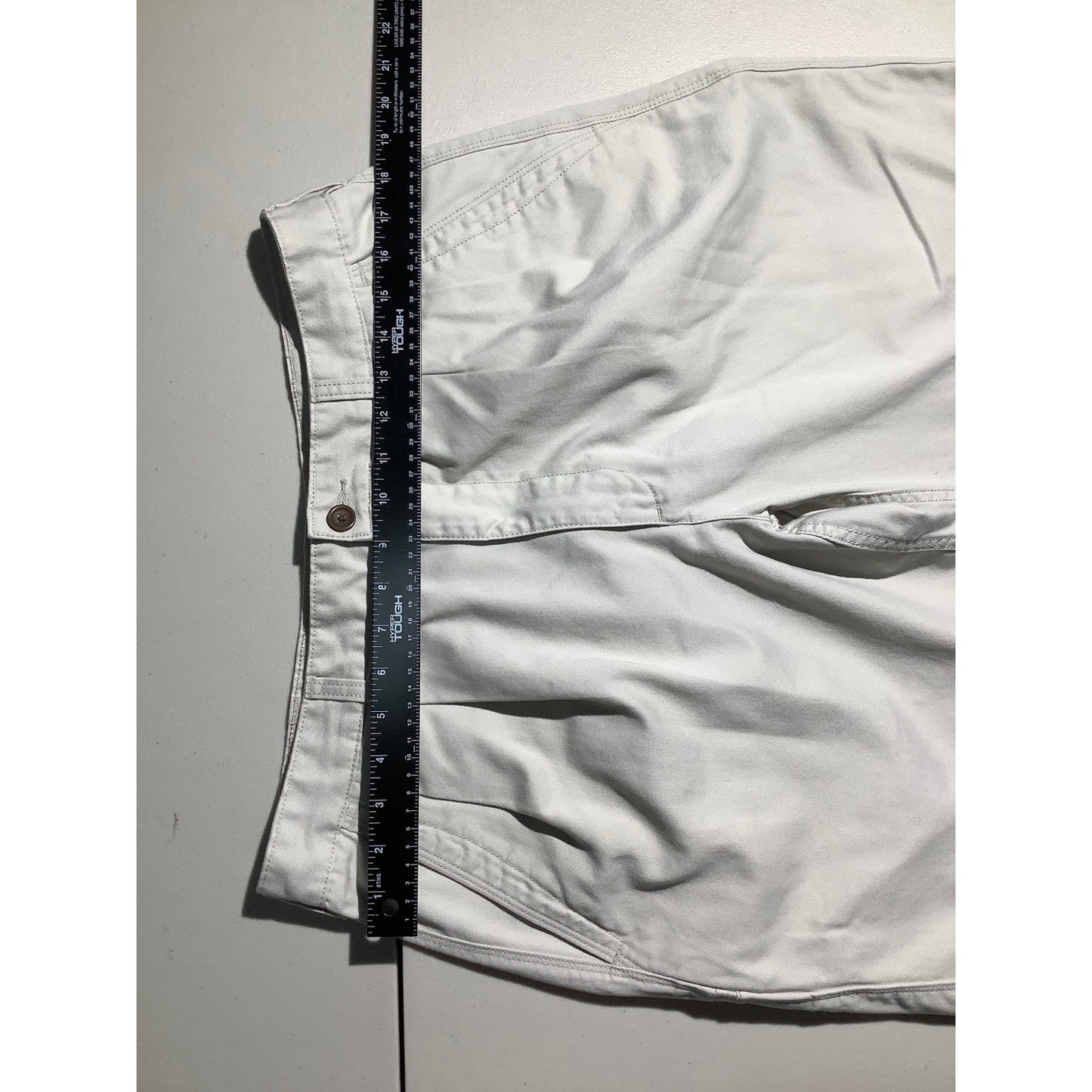 Savane Light Khaki Casual Chino Shorts Men’s Size 34W— Classic, Casual, Timeless