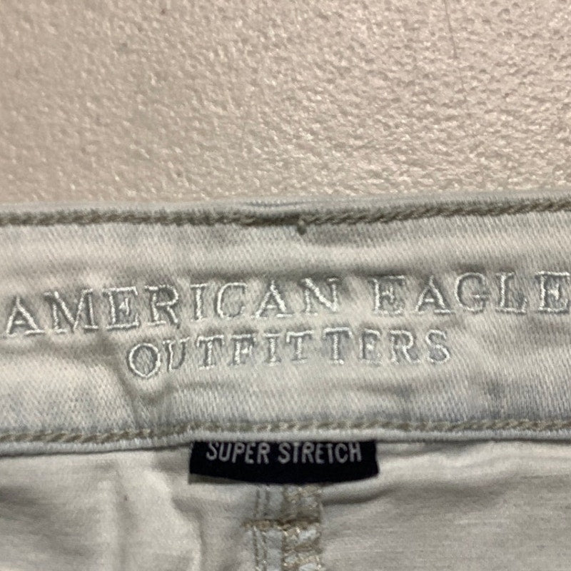 American Eagle Denim Shorts Women’s Size 12 — Super Stretch, Raw Hem, Casual