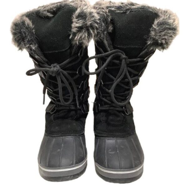 A pair of black winter boots with fur trim and laces, suitable for cold weather, displayed upright against a white background.